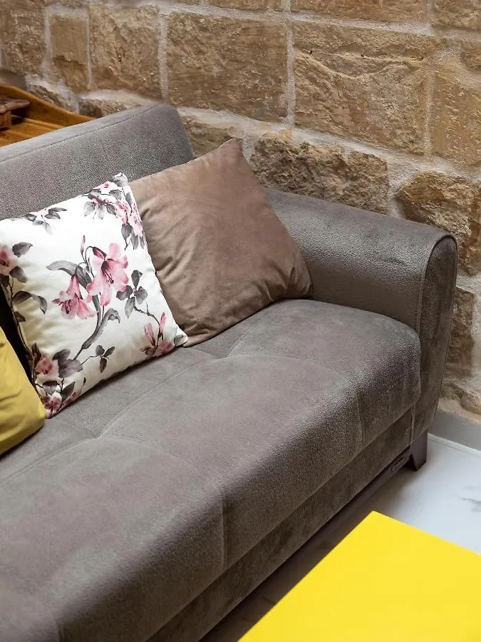 Chic, Stylish 1 Bedroom Maisonette - Close To Valletta Floriana