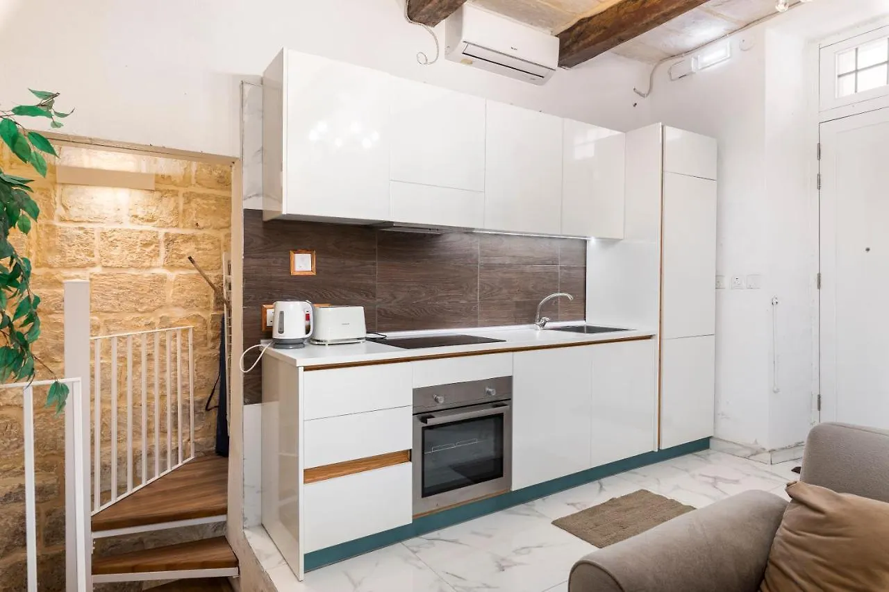 Chic, Stylish 1 Bedroom Maisonette - Close To Valletta Il-Furjana 0*,  Malta